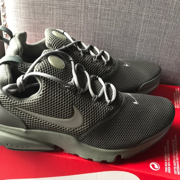 NIKE PRESTO FLY OLIVE GREEN WOMENS SHOES NWT - Picture 5 of 6